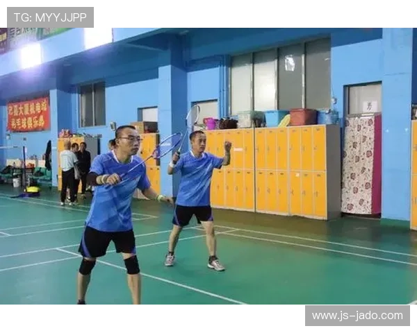 南京羽毛球队与杭州羽毛球队赛后状态分析与复盘总结